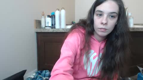 Snapshot of miss_sunshine01 chatting on 01-18-25, 02:03 Bella online show from 01-18-25, 02:03