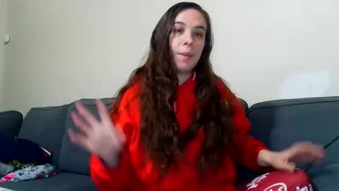 Snapshot of miss_sunshine01 chatting on 06-08-26, 03:23 Bella online show from 06-08-26, 03:23