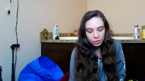 Snapshot of miss_sunshine01 chatting on 06-11-26, 02:33 Bella online show from 06-11-26, 02:33