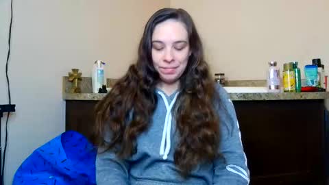 Snapshot of miss_sunshine01 chatting on 06-11-26, 02:53 Bella online show from 06-11-26, 02:53