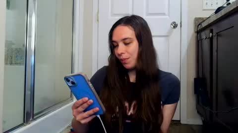 Snapshot of miss_sunshine01 chatting on 07-03-26, 01:23 Bella online show from 07-03-26, 01:23