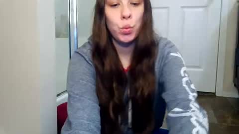Snapshot of miss_sunshine01 chatting on 07-21-26, 02:14 Bella online show from 07-21-26, 02:14