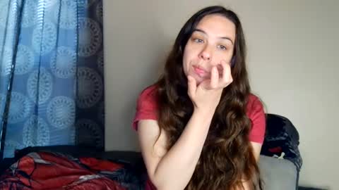 Snapshot of miss_sunshine01 chatting on 08-04-26, 03:14 Bella online show from 08-04-26, 03:14