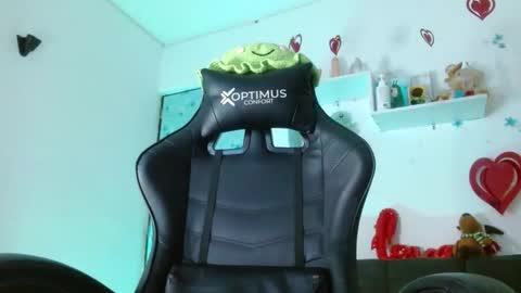 hanna    online show from 02-20-26, 01:46