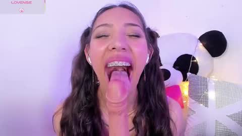 Miss Veronica online show from 03-04-25, 03:48