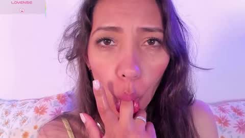 Miss Veronica online show from 03-05-25, 03:18