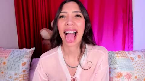 Miss Veronica online show from 10-01-25, 01:28