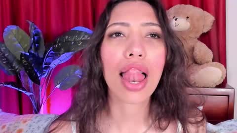 Miss Veronica online show from 10-07-25, 01:30