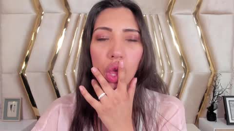 Snapshot of miss_veronicaa chatting on 12-12-24, 05:59 Veronica summer 7AM to 1500 PM hour GMT-5 online show from 12-12-24, 05:59