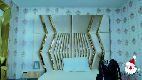 Snapshot of miss_veronicaa chatting on 12-20-24, 11:43 Veronica summer 7AM to 1500 PM hour GMT-5 online show from 12-20-24, 11:43