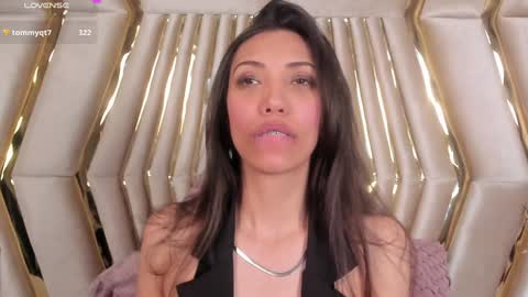 Snapshot of miss_veronicaa chatting on 12-23-24, 08:57 Veronica summer 7AM to 1500 PM hour GMT-5 online show from 12-23-24, 08:57