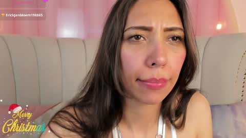 Snapshot of miss_veronicaa chatting on 12-24-24, 05:44 Veronica summer 7AM to 1500 PM hour GMT-5 online show from 12-24-24, 05:44