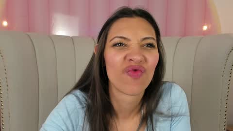 Snapshot of miss_veronicaa chatting on 01-04-25, 02:35 Veronica summer 7AM to 1500 PM hour GMT-5 online show from 01-04-25, 02:35