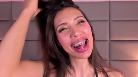 Snapshot of miss_veronicaa chatting on 01-08-25, 05:37 Veronica summer 7AM to 1500 PM hour GMT-5 online show from 01-08-25, 05:37