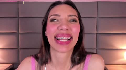 Snapshot of miss_veronicaa chatting on 01-17-25, 05:41 Veronica summer 7AM to 1500 PM hour GMT-5 online show from 01-17-25, 05:41