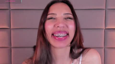 Snapshot of miss_veronicaa chatting on 01-22-25, 02:35 Veronica summer 7AM to 1500 PM hour GMT-5 online show from 01-22-25, 02:35