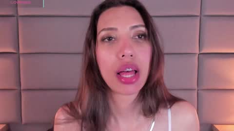 Snapshot of miss_veronicaa chatting on 01-22-25, 05:38 Veronica summer 7AM to 1500 PM hour GMT-5 online show from 01-22-25, 05:38