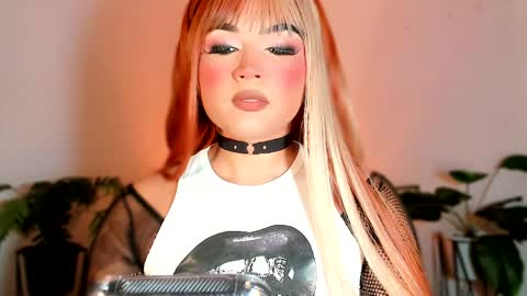 Snapshot of miss_zz chatting on 05-27-26, 05:32 miss_zz online show from 05-27-26, 05:32