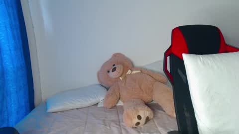 Snapshot of missakamee_420 chatting on 12-23-24, 05:11 violeta online show from 12-23-24, 05:11