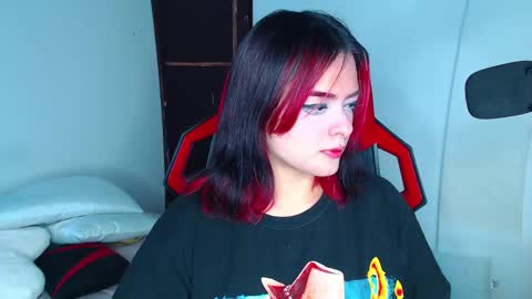 Snapshot of missakamee_420 chatting on 12-28-24, 05:46 violeta online show from 12-28-24, 05:46