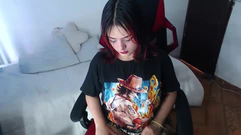 Snapshot of missakamee_420 chatting on 01-20-25, 01:42 violeta online show from 01-20-25, 01:42