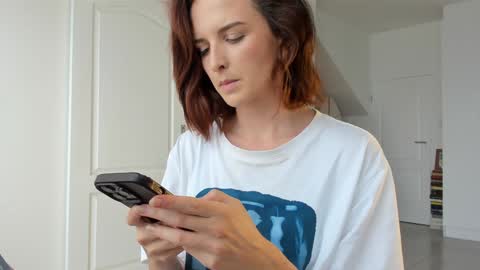 Alexandra Thorn online show from 03-17-26, 10:29