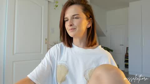 Alexandra Thorn online show from 04-07-26, 10:37