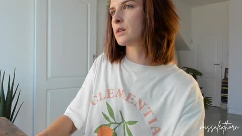 Alexandra Thorn online show from 04-08-26, 10:59