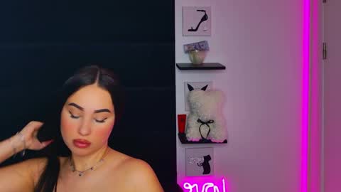 Snapshot of missameliaaa chatting on 04-28-26, 11:26 Amelia online show from 04-28-26, 11:26