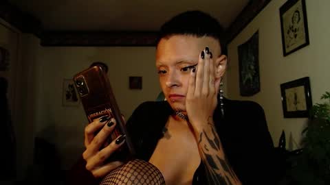 Snapshot of missanarky chatting on 03-05-25, 02:25 Anarkitten online show from 03-05-25, 02:25