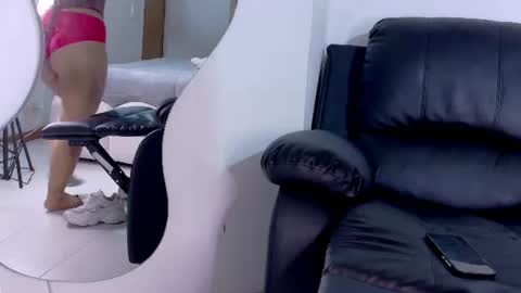 Snapshot of missaprilqos chatting on 06-29-26, 04:30 April online show from 06-29-26, 04:30