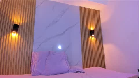 Mis Ari online show from 10-31-25, 07:26