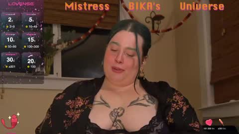 Snapshot of missbika chatting on 02-28-25, 08:20 Miss Bika online show from 02-28-25, 08:20