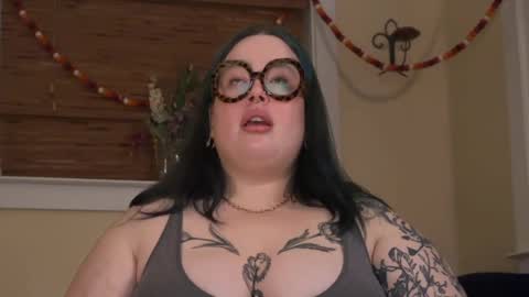 Snapshot of missbika chatting on 03-06-25, 09:36 Miss Bika online show from 03-06-25, 09:36