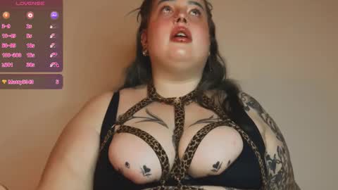 Snapshot of missbika chatting on 10-31-25, 06:20 Miss Bika online show from 10-31-25, 06:20