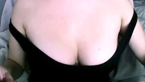 Snapshot of missbiny chatting on 06-11-26, 09:02 Avamlash online show from 06-11-26, 09:02