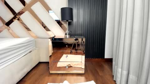 Sara Vanegas online show from 04-13-26, 11:59