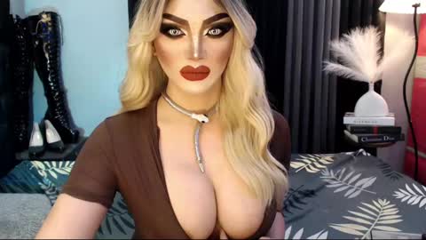 Snapshot of misschannel4sub chatting on 03-11-25, 04:54 PRIESTESS CHANNEL online show from 03-11-25, 04:54