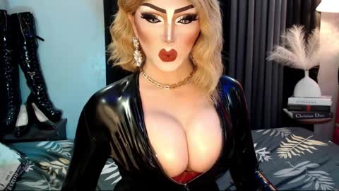 Snapshot of misschannel4sub chatting on 09-17-25, 09:27 PRIESTESS CHANNEL online show from 09-17-25, 09:27