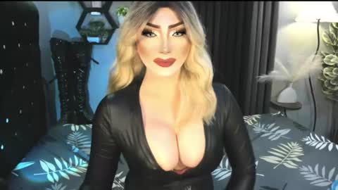 Snapshot of misschannel4sub chatting on 07-12-26, 08:55 PRIESTESS CHANNEL online show from 07-12-26, 08:55
