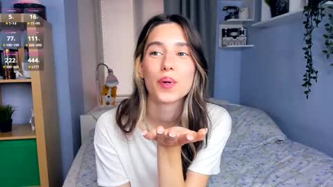 Snapshot of misschaotic_ chatting on 09-26-25, 07:34 Shelley online show from 09-26-25, 07:34