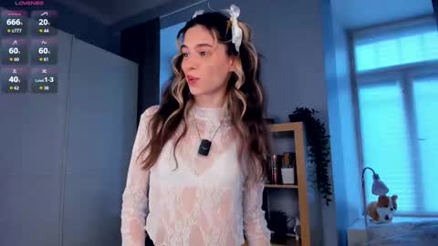 Snapshot of misschaotic_ chatting on 11-19-25, 07:30 Shelley online show from 11-19-25, 07:30