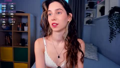 Snapshot of misschaotic_ chatting on 12-01-25, 07:46 Shelley online show from 12-01-25, 07:46