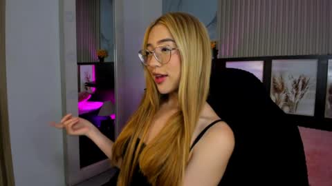 Snapshot of misscheelsee_as chatting on 09-16-25, 10:00 misscheelsee_as online show from 09-16-25, 10:00