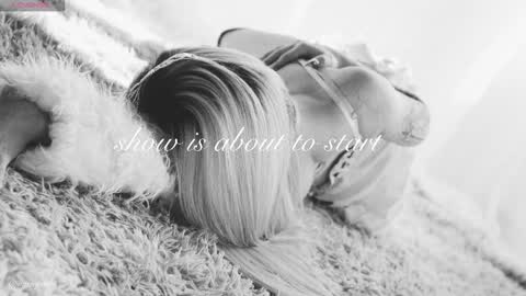 Chloe freelance model Please your thumbs up are important  online show from 01-11-26, 12:59