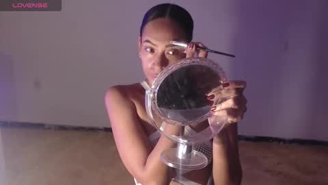 Snapshot of misscruzxz chatting on 10-16-25, 09:16 Donna di Diamanti online show from 10-16-25, 09:16