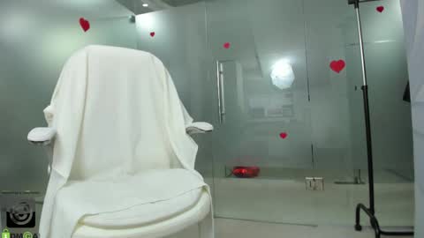 Snapshot of missdominna chatting on 04-27-26, 02:53 Miss Domina online show from 04-27-26, 02:53