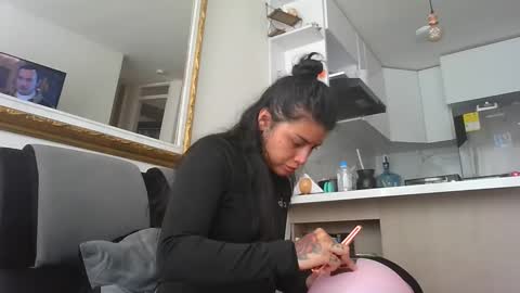 Snapshot of misselii chatting on 02-23-25, 07:17 melodie online show from 02-23-25, 07:17