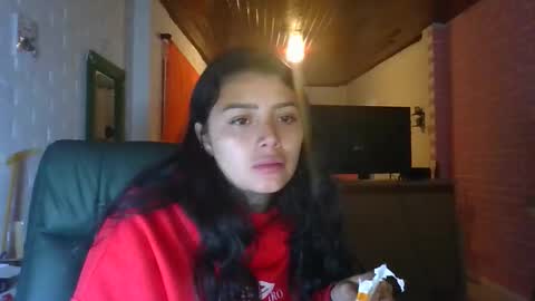 Snapshot of misselii chatting on 10-16-25, 12:33 melodie online show from 10-16-25, 12:33