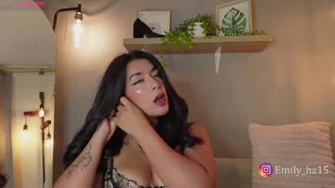 Snapshot of missemily_11 chatting on 07-24-26, 11:08 Yuliana online show from 07-24-26, 11:08